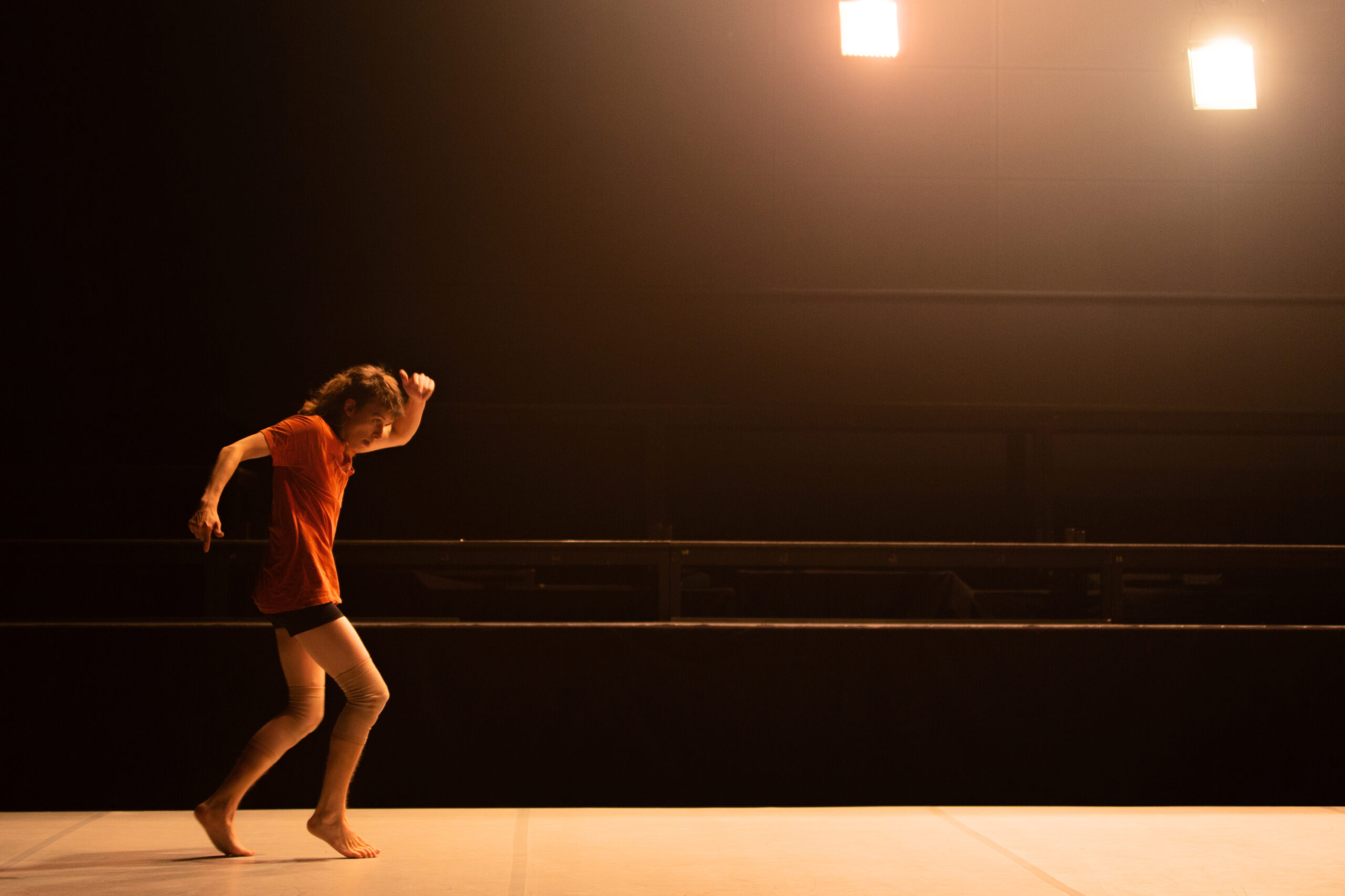 Keskustelu Mikko Niemistön ja Kerstin Schrothin välillä teoksesta Odd Meters